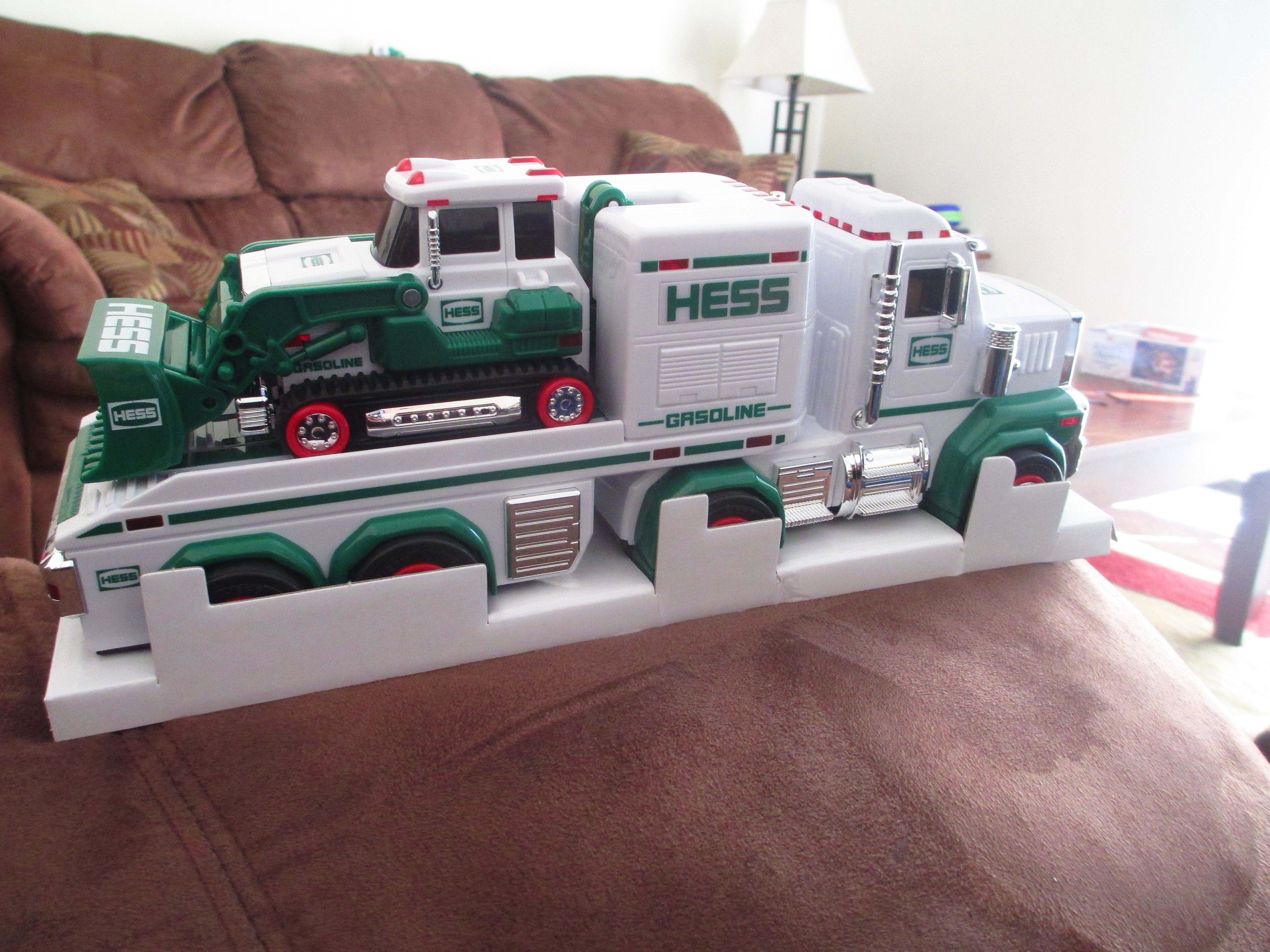2013 hess toy truck and tractor